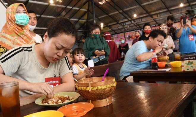 Berani Coba Level Tertinggi Challenge Pedas Ayam Koplo